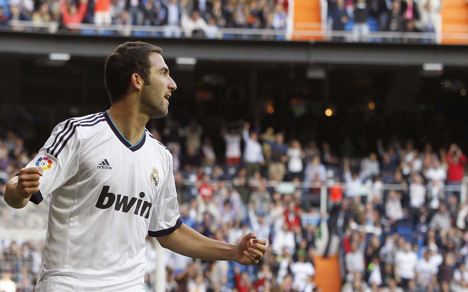 钢铁堡垒！拜仁近38个欧冠小组赛主场未尝败绩，超神纪录铸就欧洲足坛统治力神话