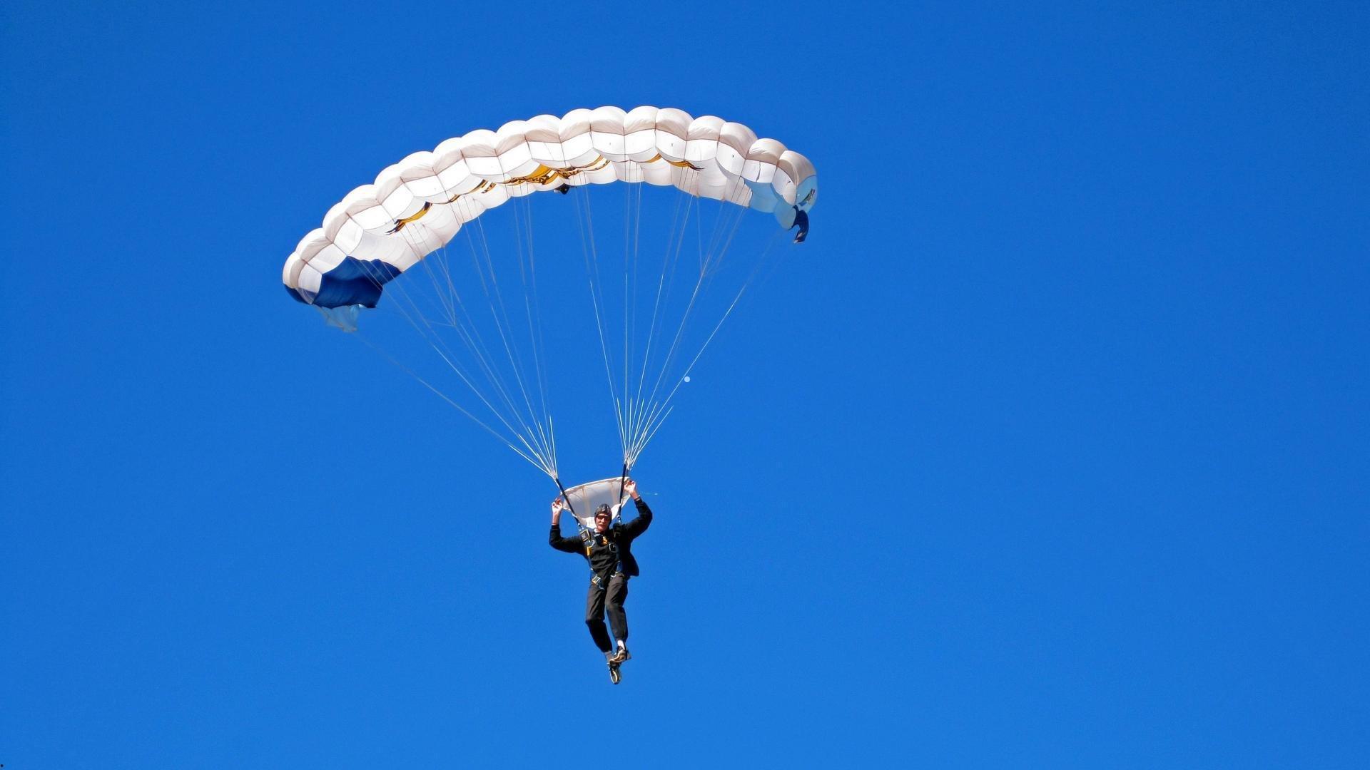 阿夫迪亚1.7秒接球转身跳投压哨绝杀！前三节狂揽32分主宰赛场